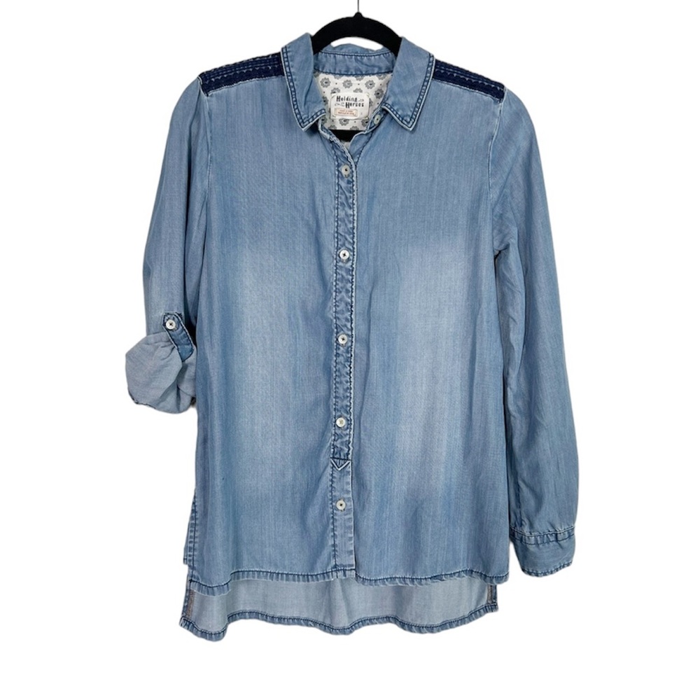 HOLDING HORSES Western Embroidered Blue Chambray Button Down Roll Tab sleeve top